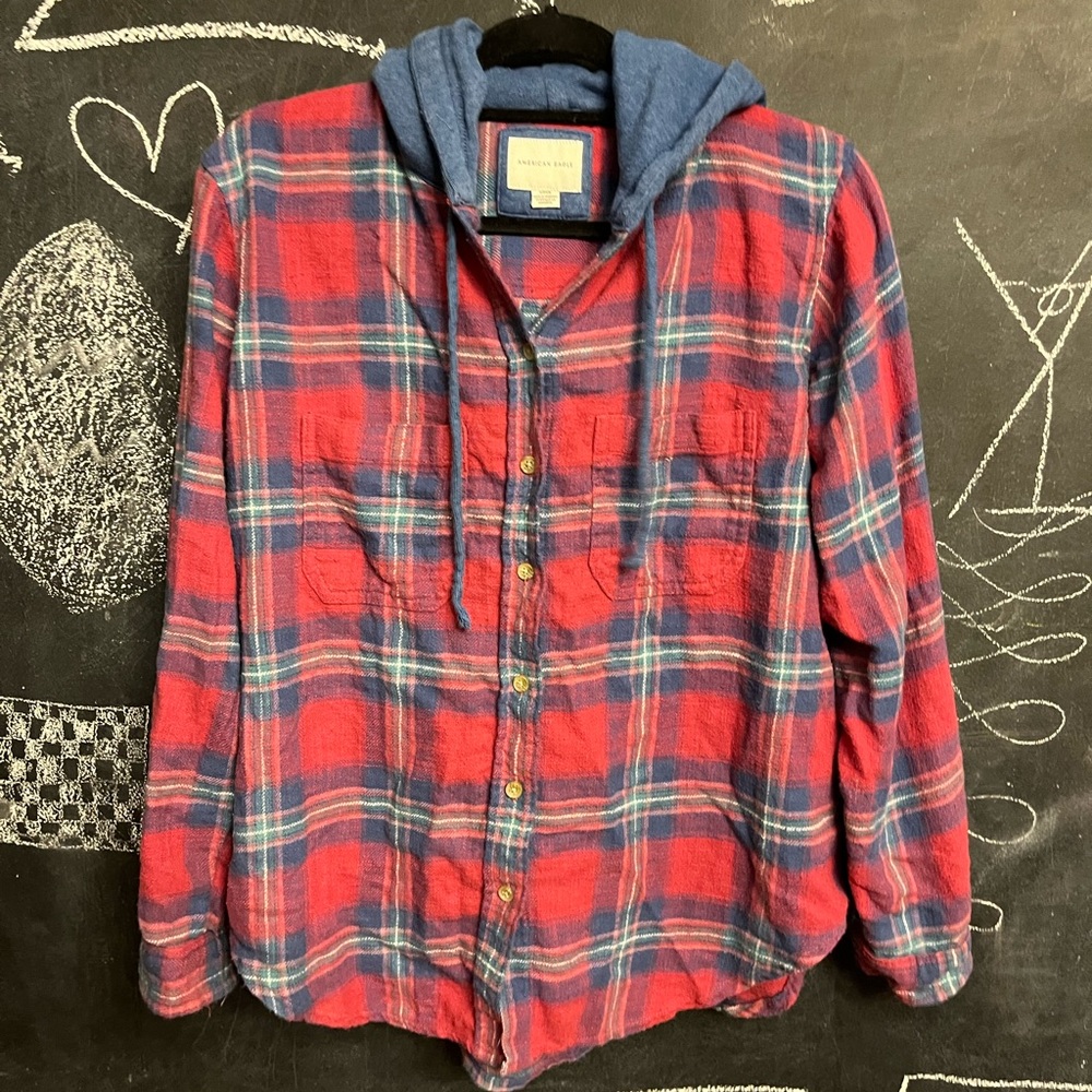 AMERICAN EAGLE plaid button down hoodie